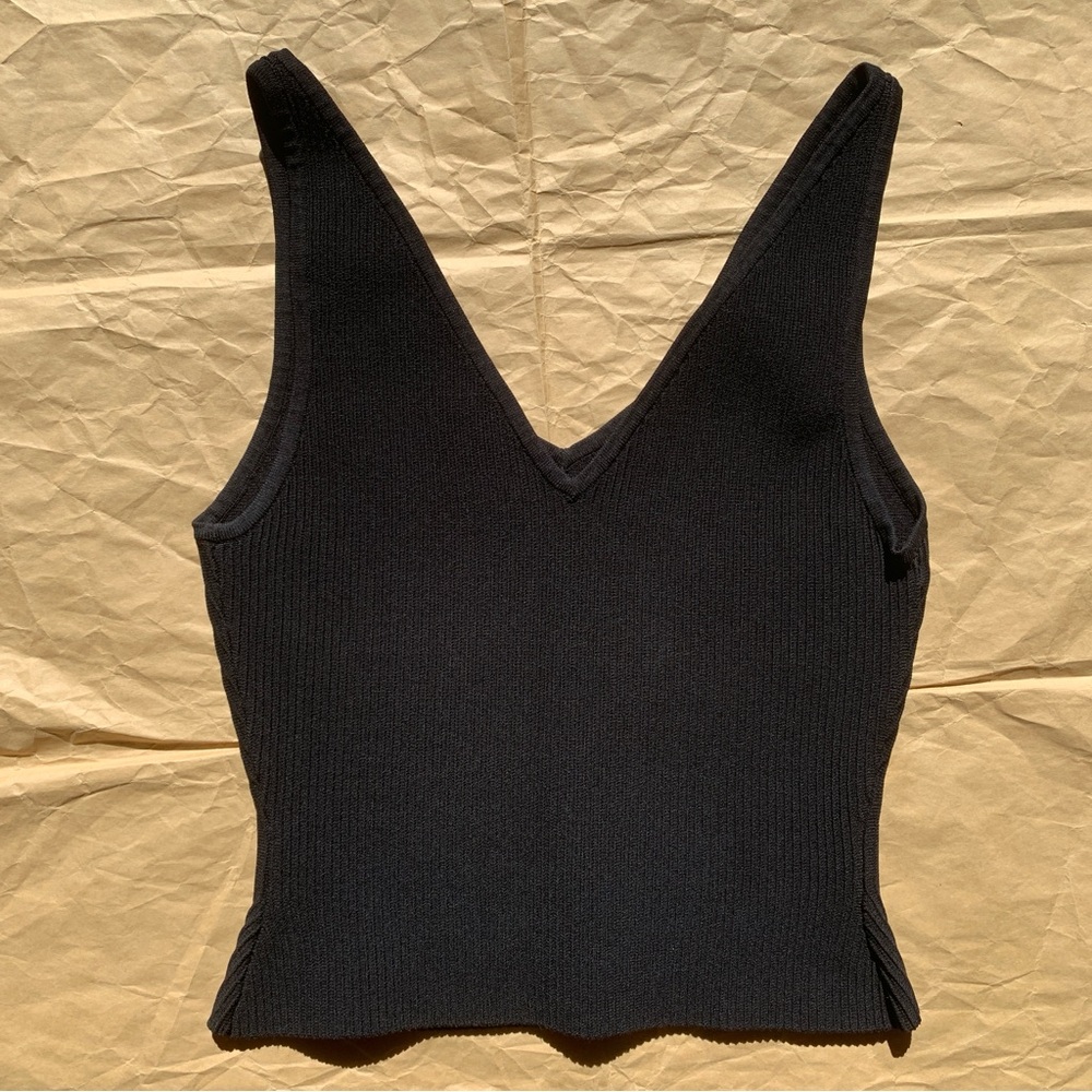 Aritzia Babaton Sculpt Knit Double V Tank in Black, Size S, Like New